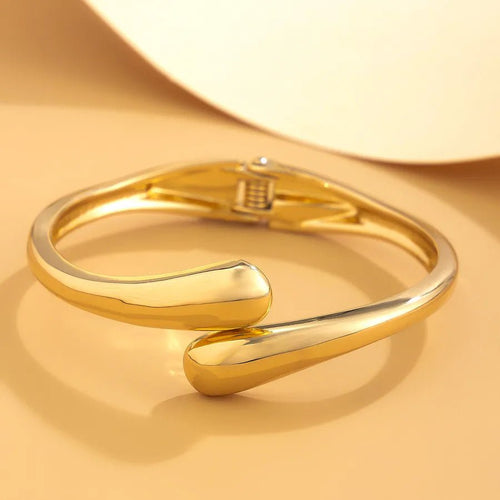 Chunky Gold Bracelet - Luvinae
