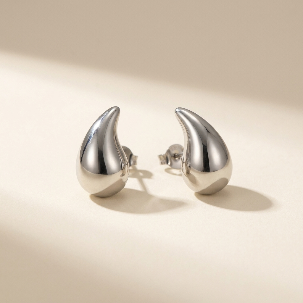 Teardrop 18K Gold Stud Earrings