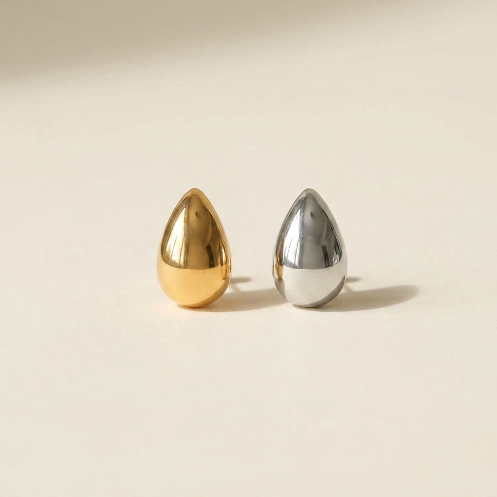 Teardrop 18K Gold Stud Earrings